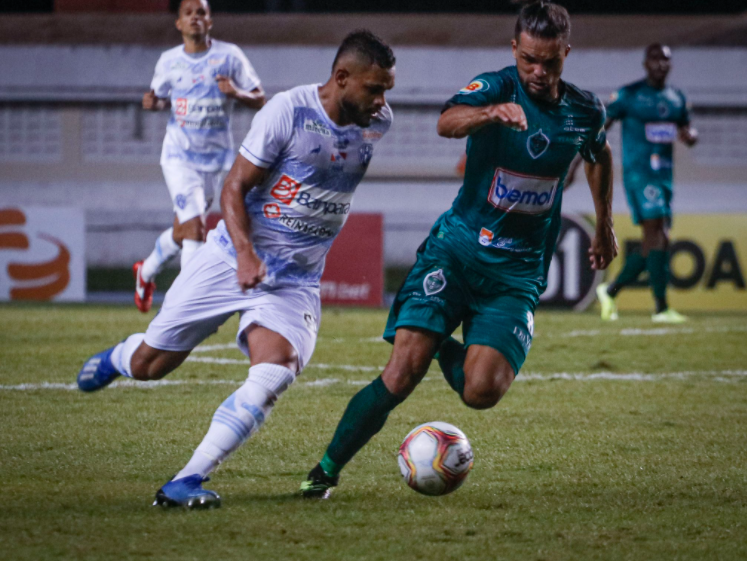 Paysandu falha novamente e não sai do empate com o Manaus no Mangueirão.