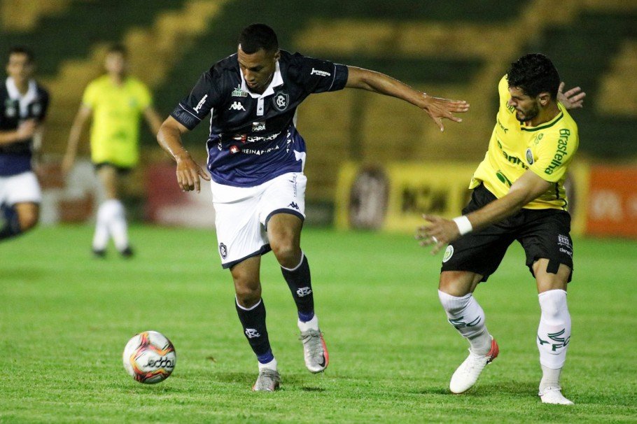 Remo perde para o Ypiranga-RS e adia classificação.