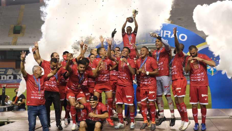 Vila Nova-GO vence o Remo e conquista o tri-campeonato da Série C.
