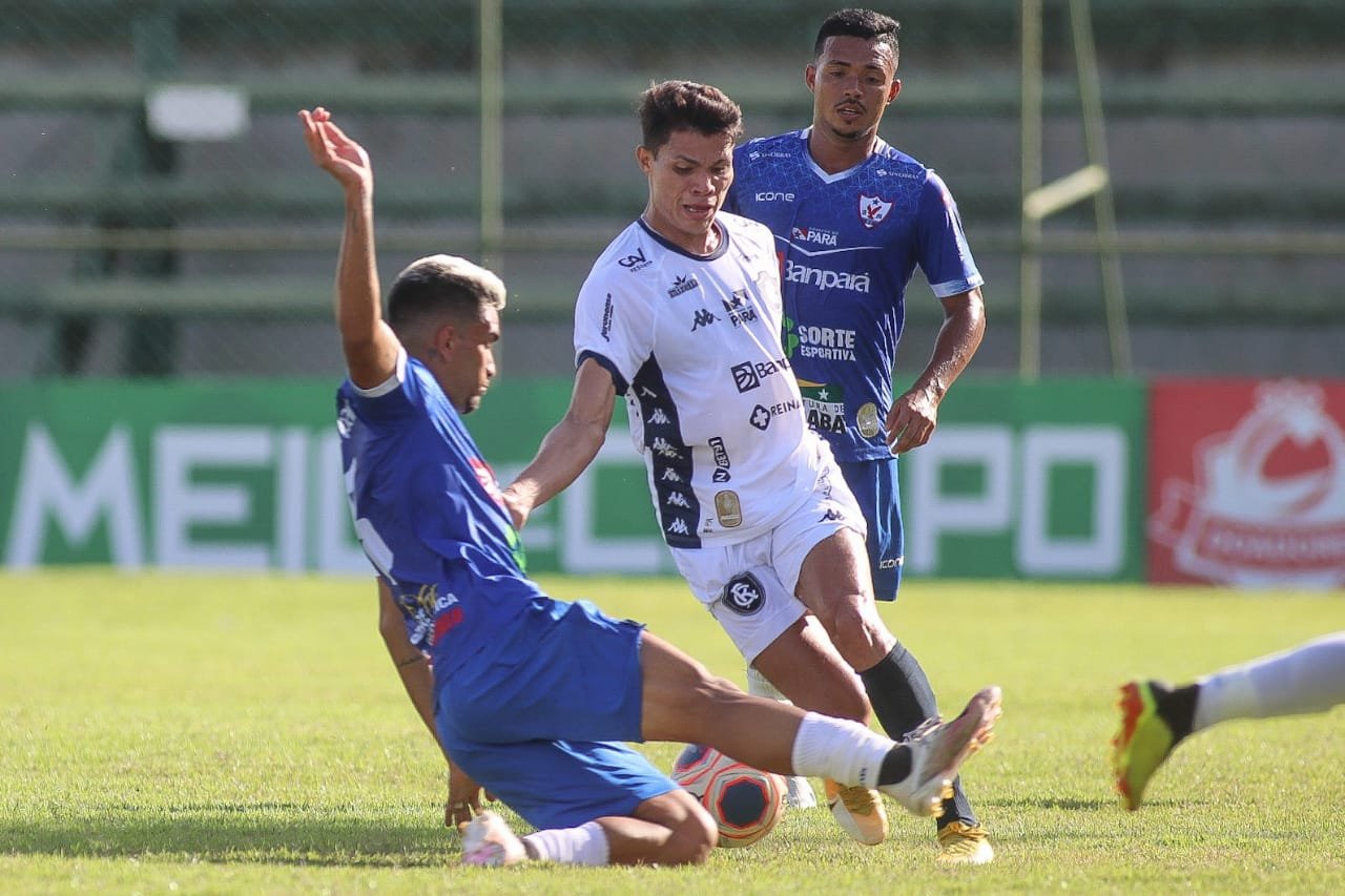 Remo poupa titulares e empata com o Águia
