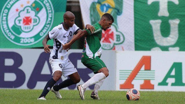 Remo e Tuna empatam em jogo quente no estádio do Souza
