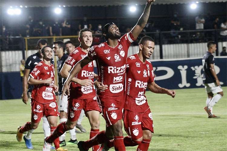 Remo é derrotado pelo Vila Nova-GO e perde uma posição na Série B.