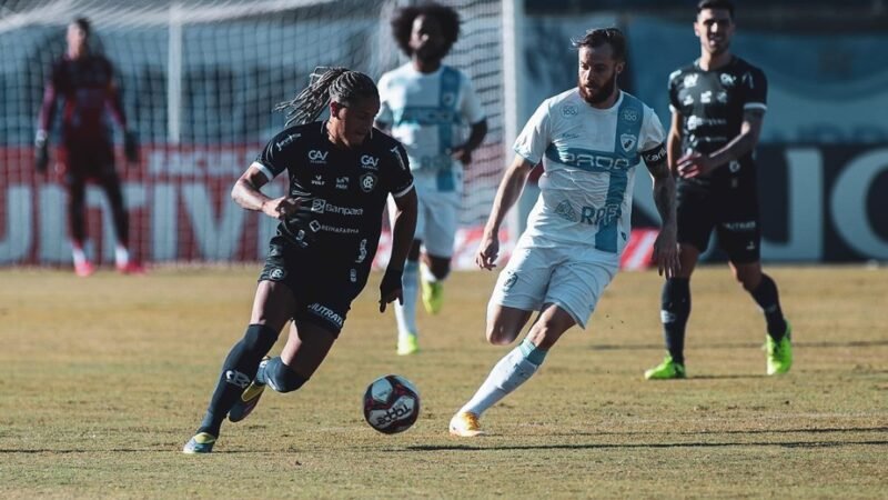 Remo perde para o Londrina e tem série de vitórias quebrada.