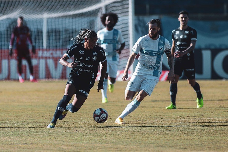 Remo perde para o Londrina e tem série de vitórias quebrada.