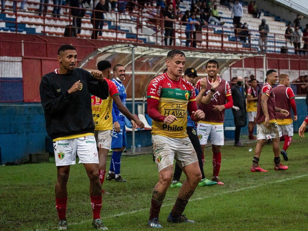 Remo perde para o Brusque-SC e completa quatro jogos sem vitória.