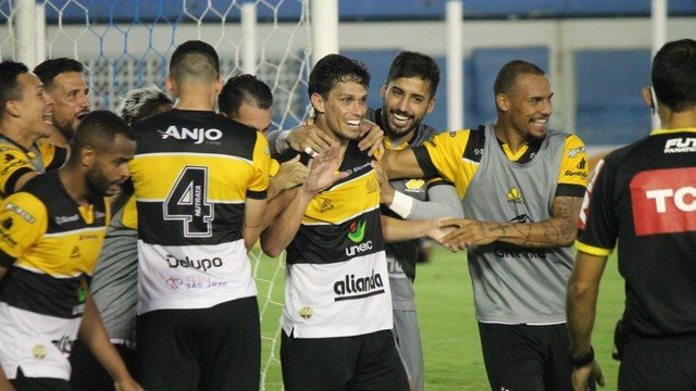 Em tarde melancólica, Paysandu é derrotado pelo Criciúma dentro da Curuzu.