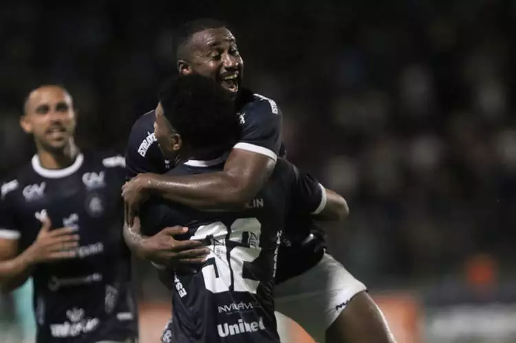 Remo vence o Floresta-CE e espanta crise do Baenão.
