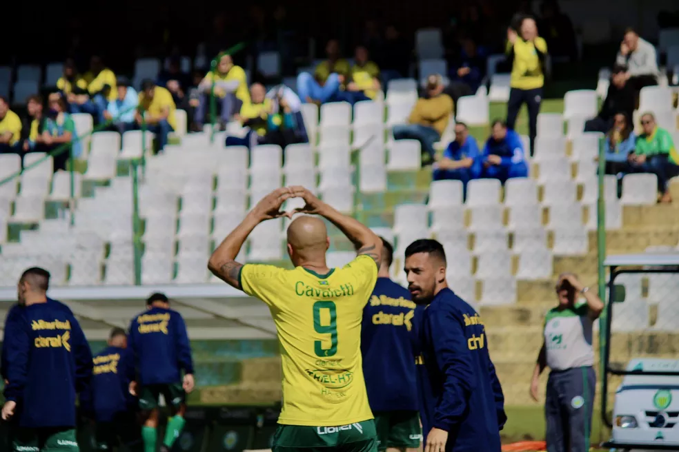 Remo é derrotado pelo Ypiranga-RS e perde a chance de retornar ao top 8 da Série C.