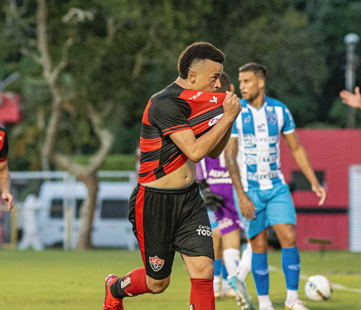 Paysandu perde para o Vitória-BA e segue na vice-liderança.