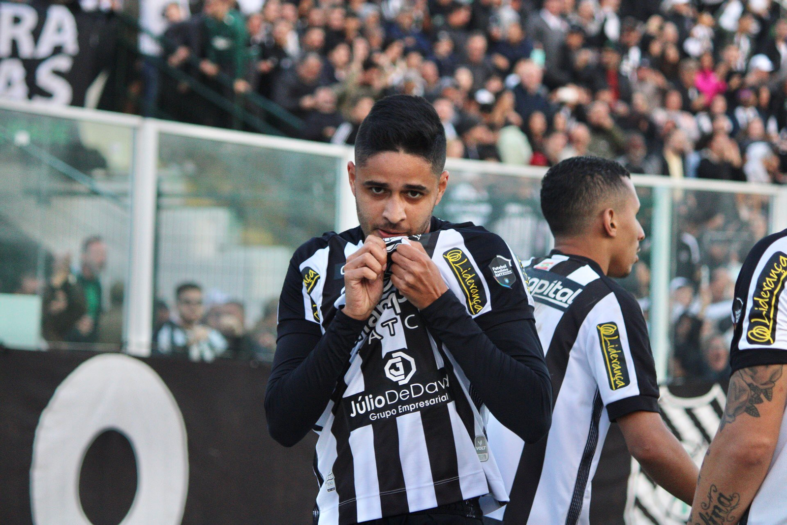 Paysandu perde para o Figueirense-SC e precisa de milagre para o acesso à Série B.