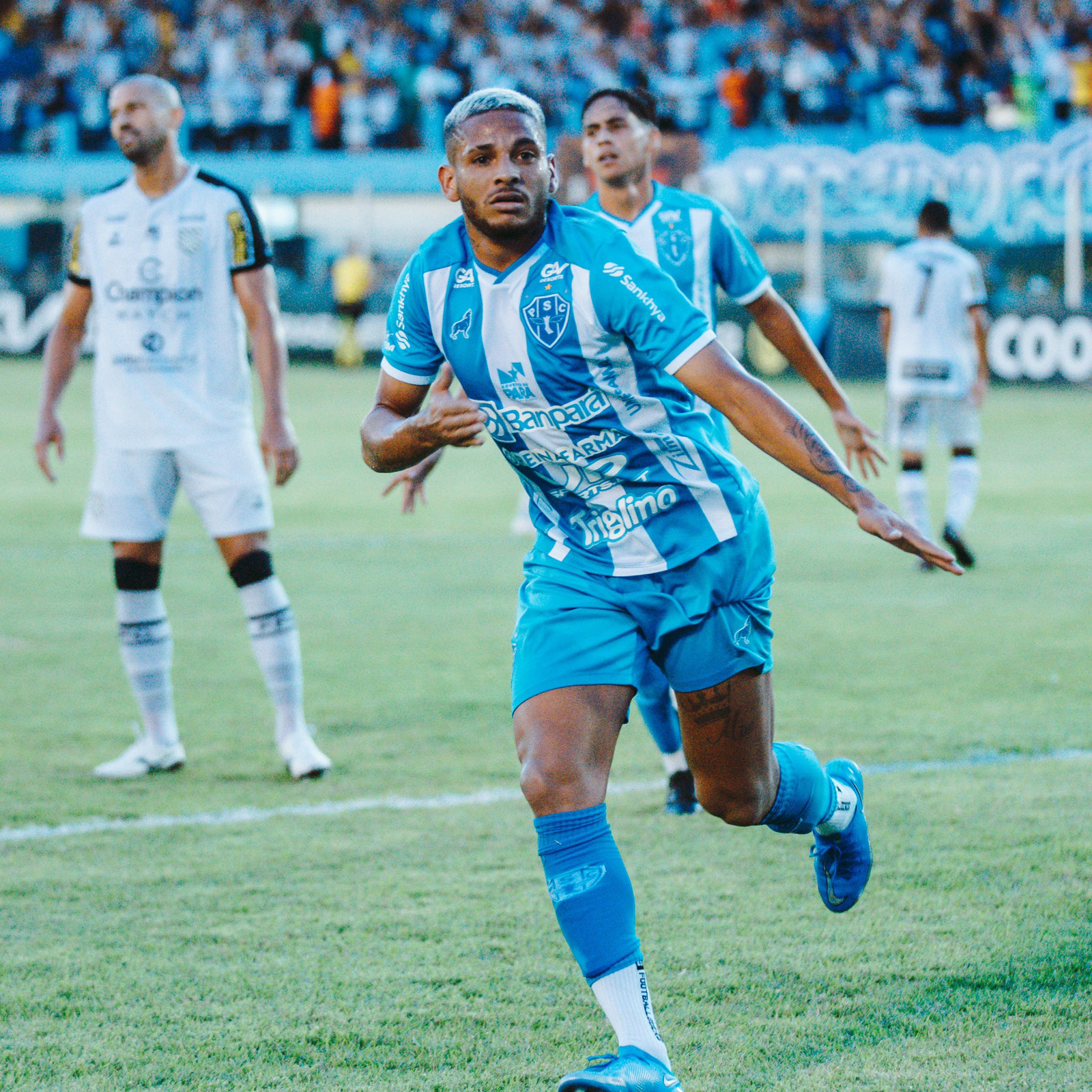 Paysandu vence o Figueirense-SC e sonha com o acesso à Série B.