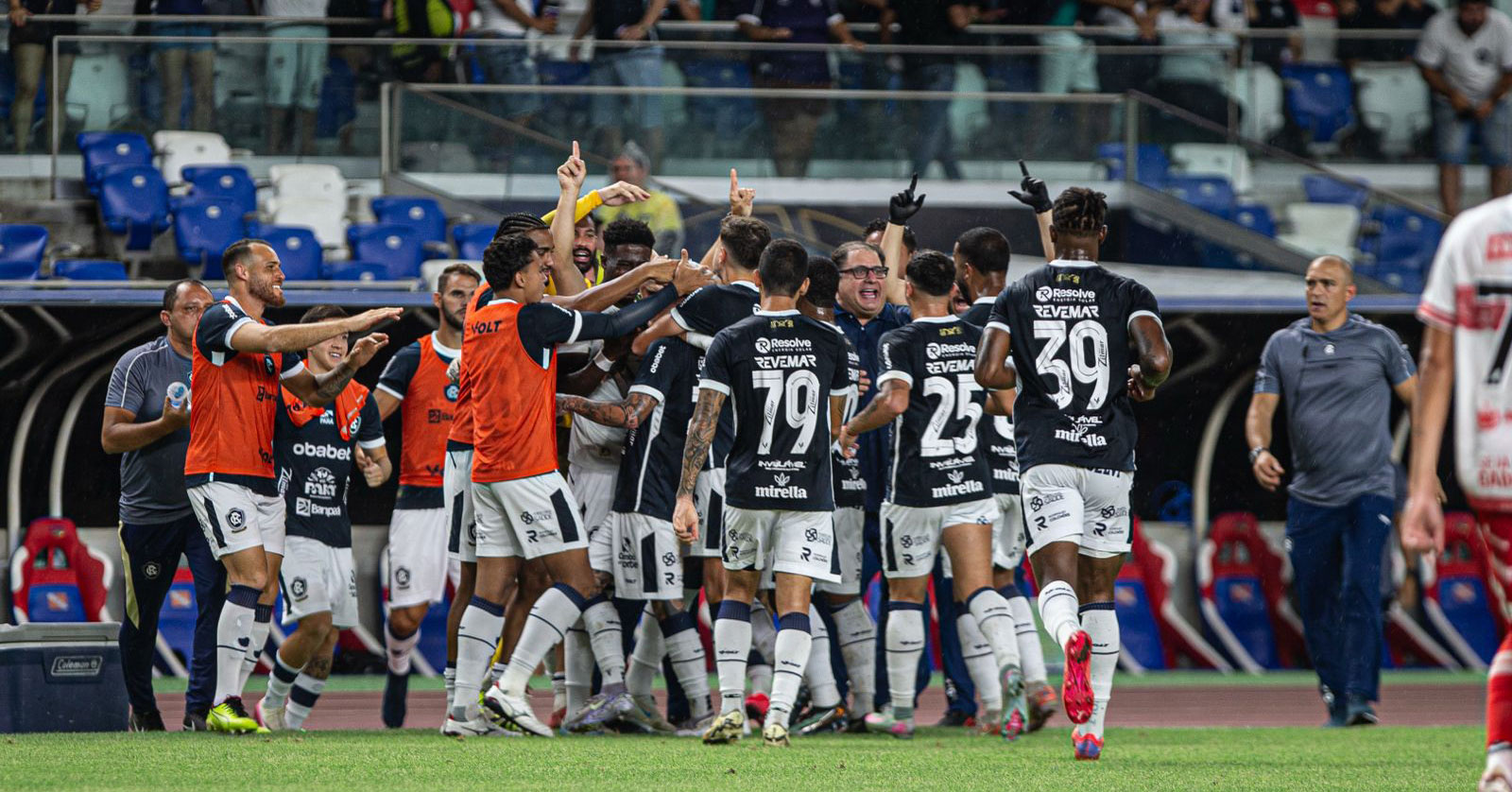 Na estreia de Guto Ferreira, Remo goleia o CRB e volta a sonhar com o G4.